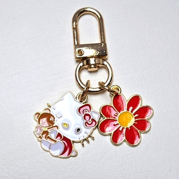 Winking Hello Kitty Keychain - Picture 1 of 6
